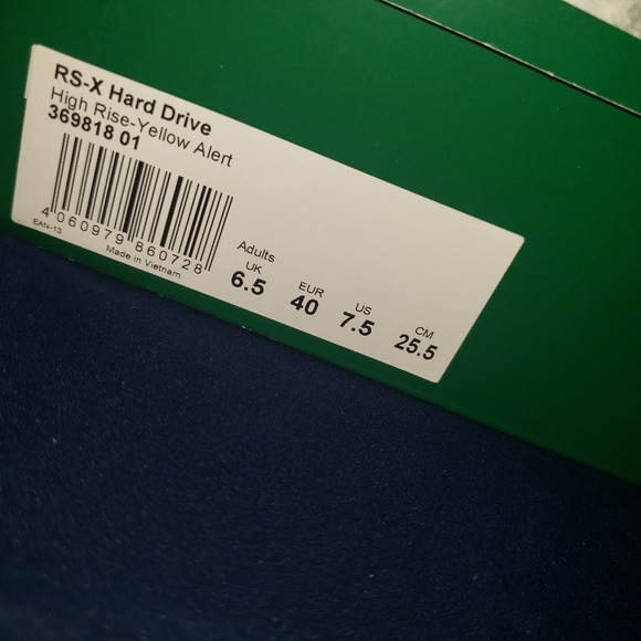 Puma - Picture 3 of 3